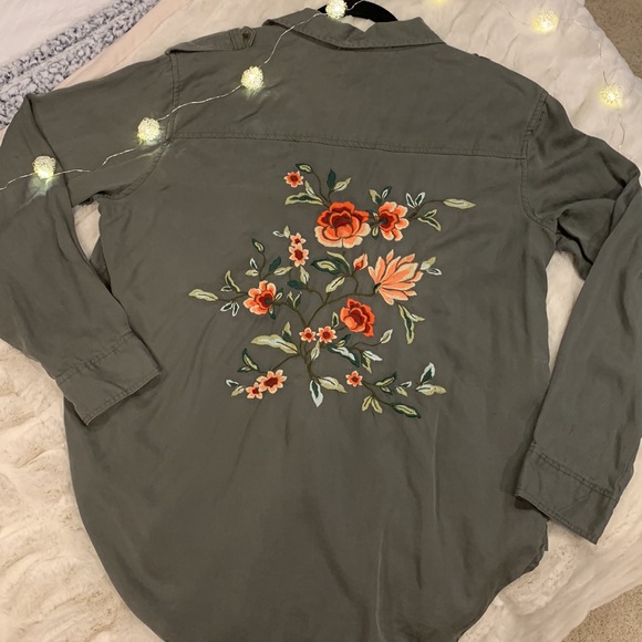 AMERICAN EAGLE-woman’s top. Size.L - Picture 3 of 3